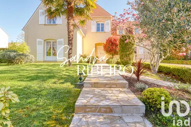 Mansion at Saint-Prix (95390)