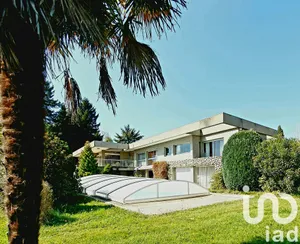 Architectural house at Barbazan-Debat (65690)