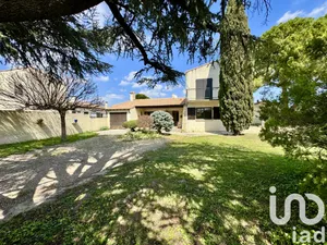 Traditional house at Milhaud (30540)