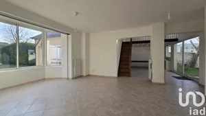 Apartment at Vernon (27200)