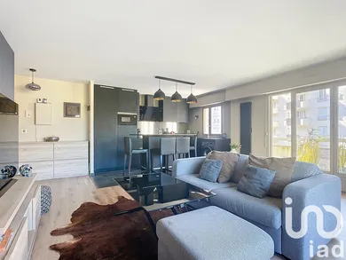 Apartment at Courbevoie (92400)