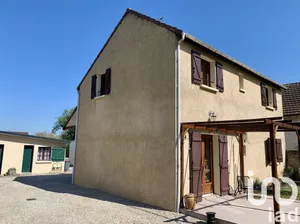 House at Saint-Clément (89100)