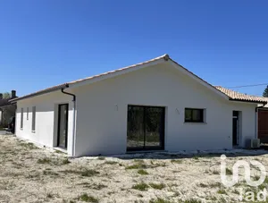 House at Marsas (33620)