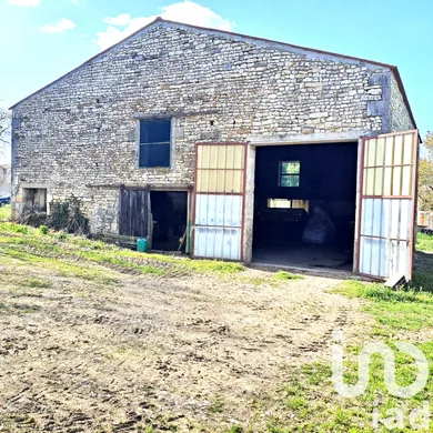 Barn at Saint-Coutant-le-Grand (17430)