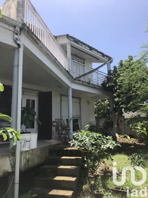 Architectural house at Le Moule (97160)