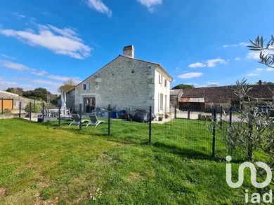 Maison de campagne à Saint-Porchaire (17250)