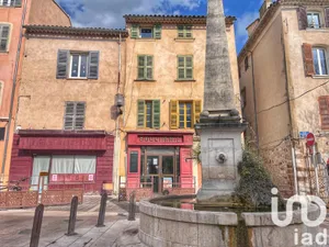 Building at La Valette-du-Var (83160)
