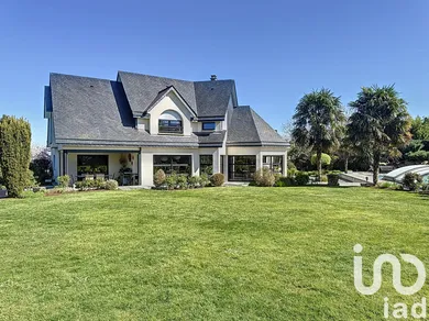 Architectural house in Franqueville-Saint-Pierre (76520)