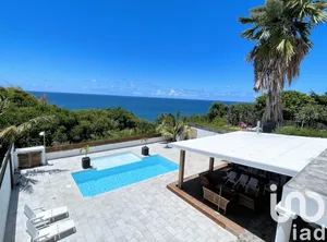 Maison d'architecte à Sainte-Marie (97438)