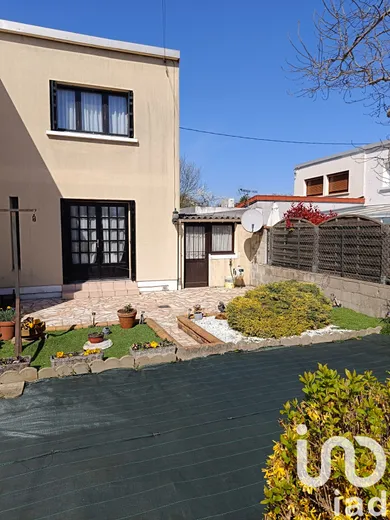 House at Thiais (94320)