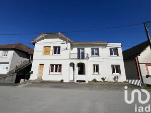 Building at Giat (63620)
