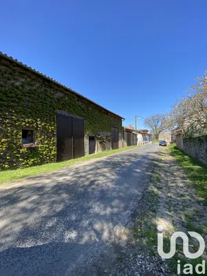 House at Saint-Junien-les-Combes (87300)
