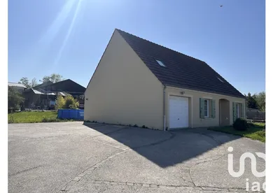 Traditional house in Villeneuve-la-Guyard (89340)