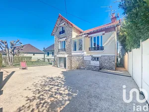 Maison à Combs-la-Ville (77380)