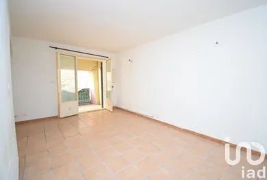 Apartment at Sarrians (84260)