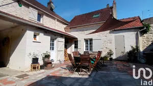 Maison de village à Saint-Vaast-de-Longmont (60410)
