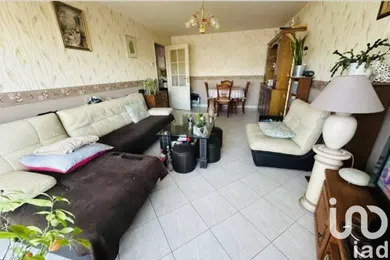 Appartement à Savigny-le-Temple (77176) — 4/8