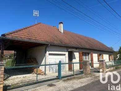 Village house at Clérey (10390)