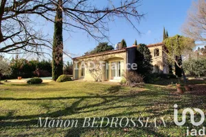 Park home at Cadenet (84160)
