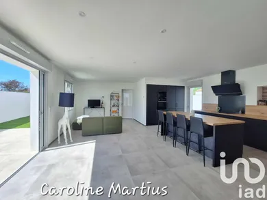 Traditional house at Esnandes (17137)