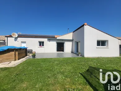 Maison traditionnelle à Nesmy (85310)