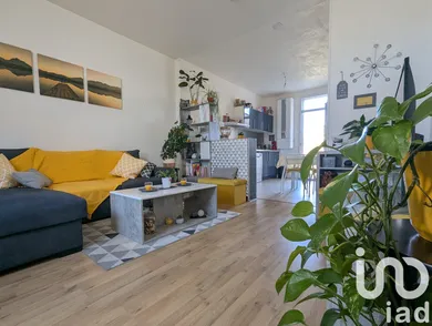 Townhouse in Thouars (79100)