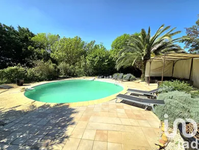 Mas à Caderousse (84860)