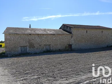 Barn at Loudun (86200)