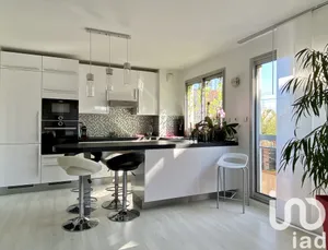 Apartment at Bois-Colombes (92270)