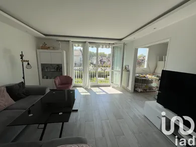Apartment at Écouen (95440)