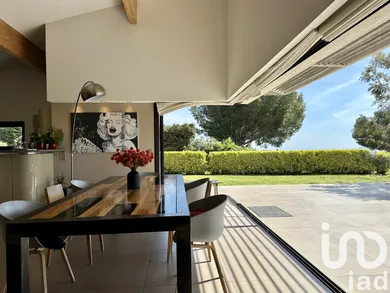 Architectural house at Ollioules (83190)