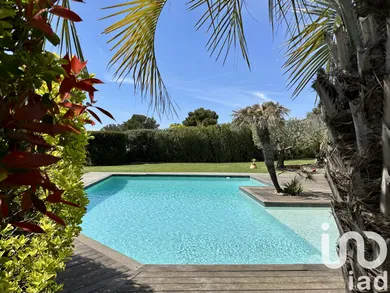 Architectural house at Ollioules (83190)