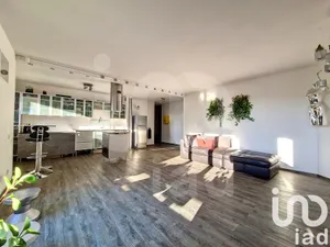 Apartment at Puteaux (92800)