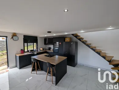 Maison à Sainte-Suzanne (97441)