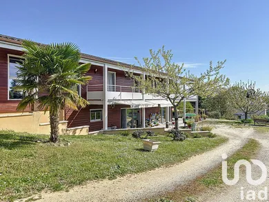 Maison à Saint-Saturnin (16290)