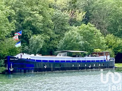 Barge at Marolles-sur-seine (77130)