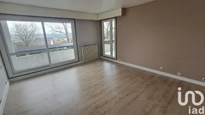 Apartment in Les Ulis (91940)