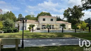 Mansion at Hostens (33125)