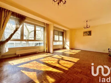 Apartment in Paris (75015)