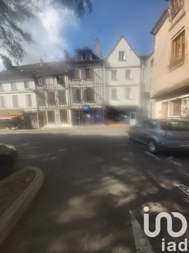 Building at Sens (89100)