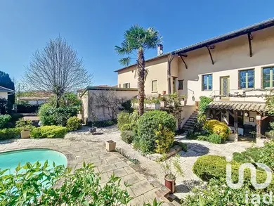 Village house at Saint-Étienne-sur-Chalaronne (01140)