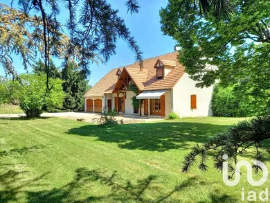 House at Saint-Fargeau (89170)