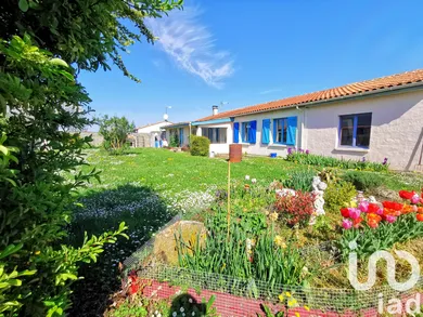 Maison à Saint-Seurin-de-Palenne (17800)