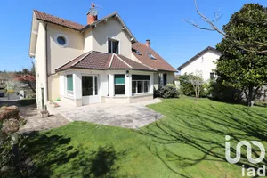 Maison traditionnelle à Avon (77210)