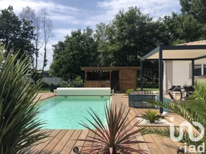 House at Mios (33380)
