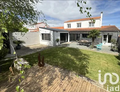 Maison à Saint-Xandre (17138)