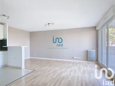 Apartment at Combs-la-Ville (77380)