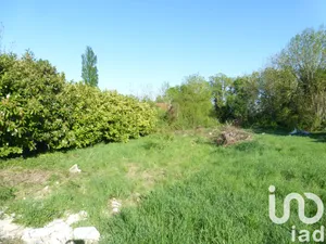 Terrain à bâtir à Le Vanneau-Irleau (79270)