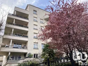 Apartment at Montrouge (92120)