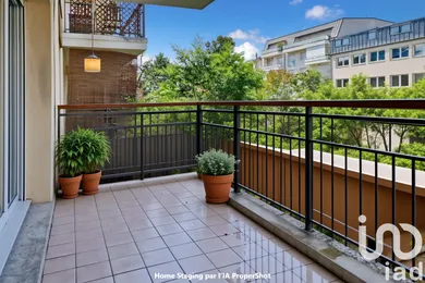 Apartment at Suresnes (92150)